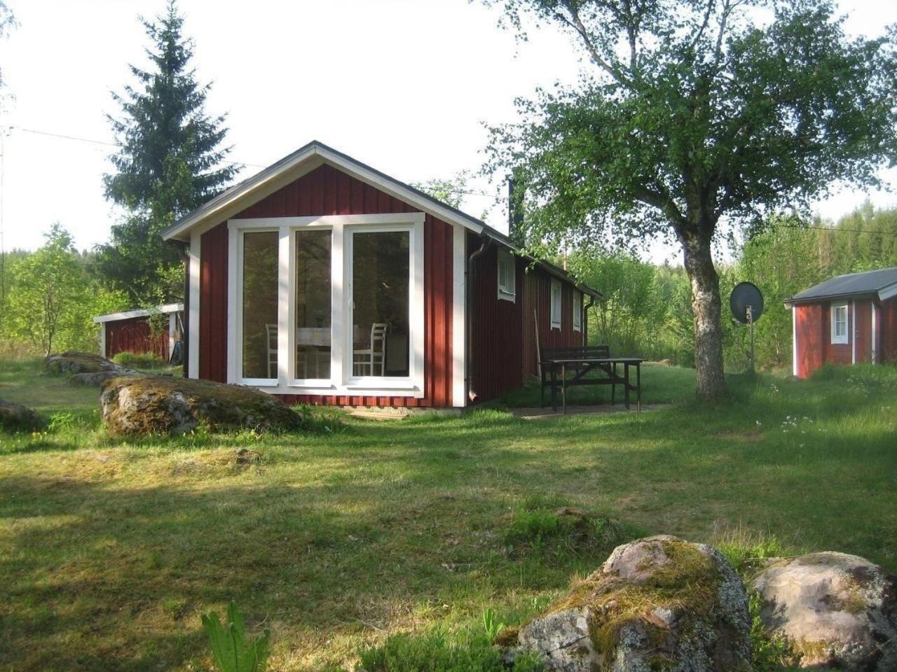 Ferienhaus In Malilla Boote Sauna See Exteriör bild